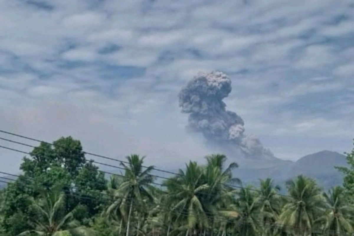 terjangan-erupsi-eksplosif-renggut-nyawa-tiga-petualang